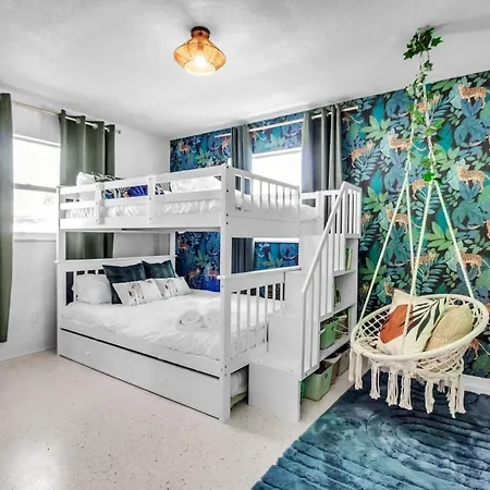 Madeira Beach Family & Pet Friendly Luxury Getaway
